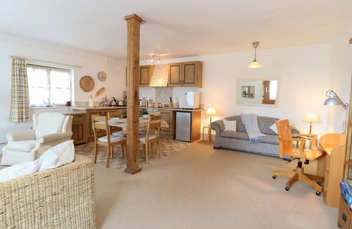 Dunmow Cabaña | FLINK'S BARN, romantic, character holiday cottage in Thaxted