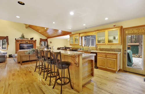 Fawnskin Cabina | Flitterbick Lodge Fawnskin Log Cabin Retreat w/ Hot Tub