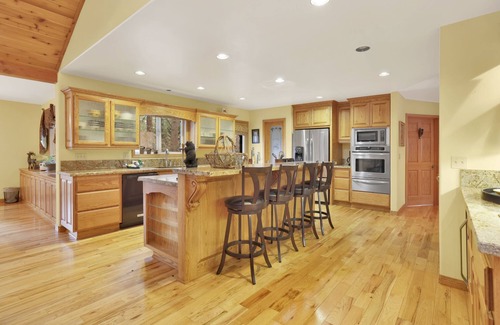 Fawnskin Cabina | Flitterbick Lodge Fawnskin Log Cabin Retreat w/ Hot Tub