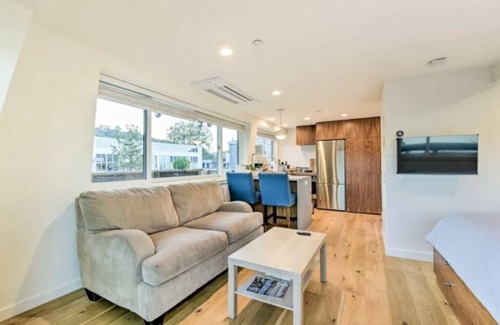Mill Valley Apartamento | Floating condo 'A' on Sausalito's Richardson Bay.