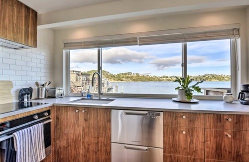 Mill Valley Apartamento | Floating condo 'D' on Sausalito's Richardson Bay