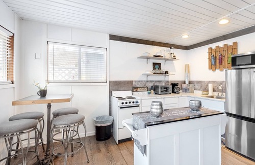 Bayview Alquiler De Eote | Floating Home on the Lake W/Direct Lake Access, Free WiFi and Full Kitchen