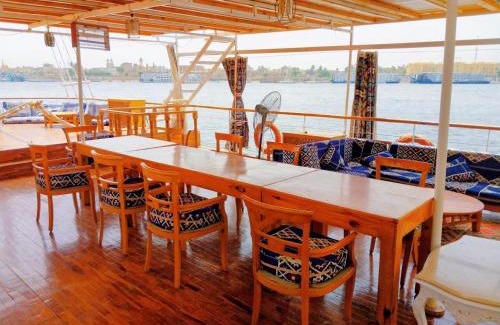 Luxor Alquiler De Eote | Floating Hotel - Family Home Nile Boat