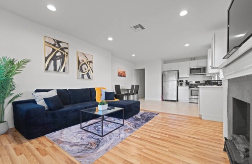 Lynwood Casa | Florence LA - 5 miles away from SOFI