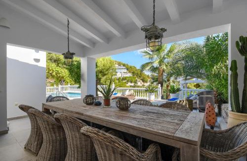 Mar Azul Villa | Flores by Aguilarent