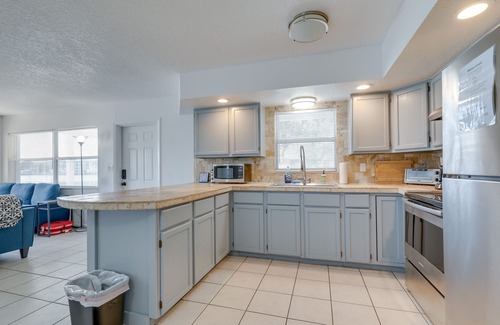 Indian Rocks Beach Apartamento | Florida Condo w/ Intracoastal Waterway Views!