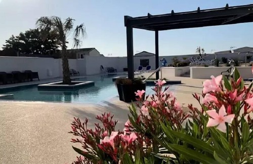 Kerroch Casa | Flower Camping La Pointe du Talud **** - Confort Nirvana mobile home 32m² - 2 bedrooms - 2 bathrooms + semi-covered terrace 15m² 4 people
