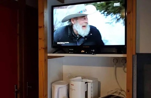 Saint-Paulien Chalet De Esquí | Flower Camping La Rochelambert **** - Chalet Marina - TV Comfort 30m2 - 2 bedrooms + covered terrace 15m2 6 people