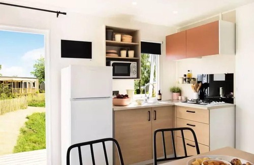 Castries Casa | Flower Camping le FONDESPIERRE *** - Mobil-home Premium - 28m2 (3 bedrooms + air conditioning + TV + dishwasher+ sheets and towels) 6 people