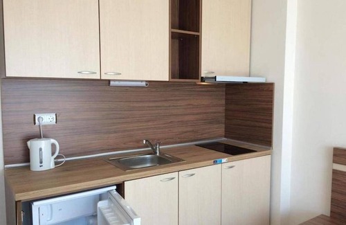 Sunny Beach Casa | Flower Street Provides Accommodations With Free Wifi, air Conditioning