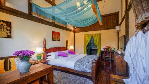 Dayan Old Town Casa | Flower without boundry