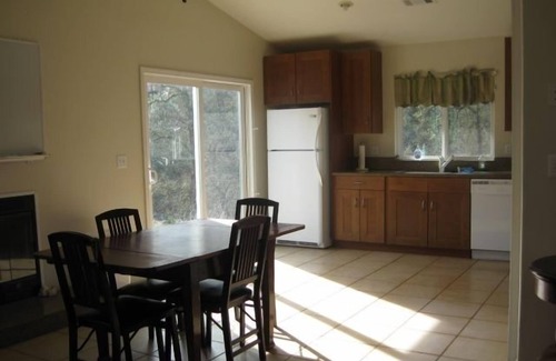 Copperopolis Cabaña | Flowers Lake Cottage