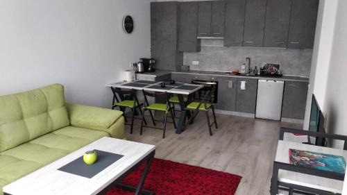 Boryspil Apartamento | Fly Up Home apartment