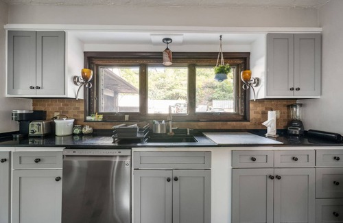 Ossining Casa | Foliage at Westchester Manor - Near Sleepy Hollow