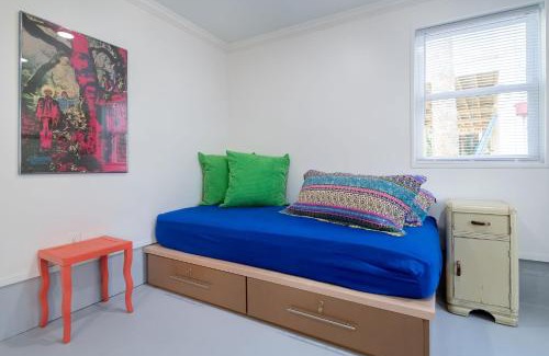 Folly Beach Casa | Folly Vacation Laid Back Casual Beach Bungalow 209-B