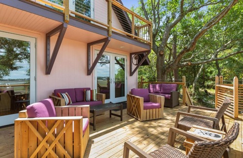 Folly Beach Casa | Folly Vacation Vintage Cottage with Stunning Views 218