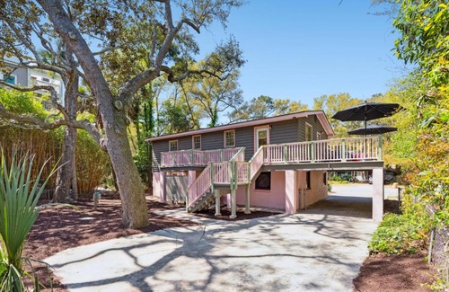 Folly Beach Casa | Folly Vacation Vintage Cottage 317 East