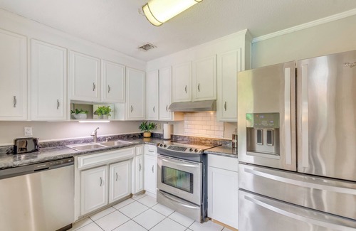 Northeast Pensacola Casa | Foosball Games & Al Fresco Dining: Pensacola Home!