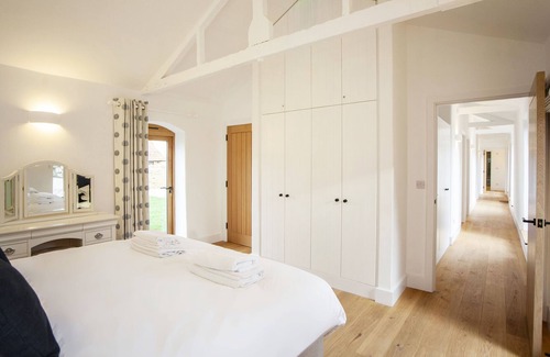 Bradford-on-Avon Otro | Ford Farm Coach House - Stunning Barn Conversion