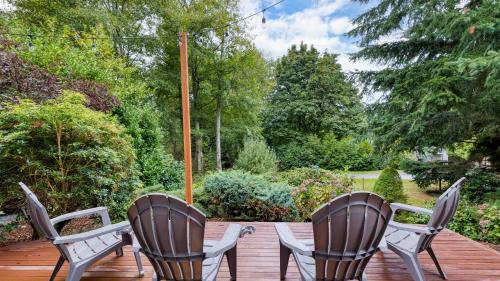 Clinton Casa | Forest Front Home w Fire Pit Mins to Beaches Wineries Trails Cedarview Retreat by AvantStay