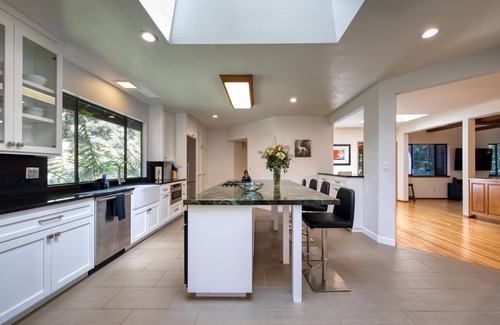 Freestone Casa | Forest Ridge - Private Estate w/ Hot Tub and Sauna