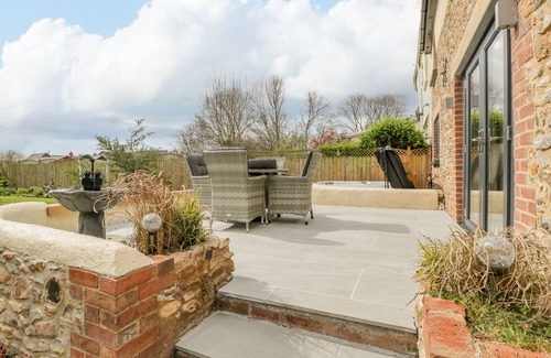 Payhembury Cabaña | FOREVER HOME, family friendly, with hot tub in Payhembury