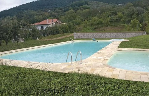 Fivizzano Cabaña | "Forgetmenot": Mini lodge con piscina en el campo cerca de Cinque Terre