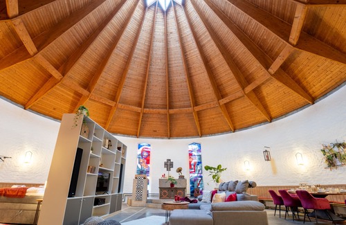 Kelheim Casa | former CHURCH + house: up to 25 people, garden, terraces, BBQ