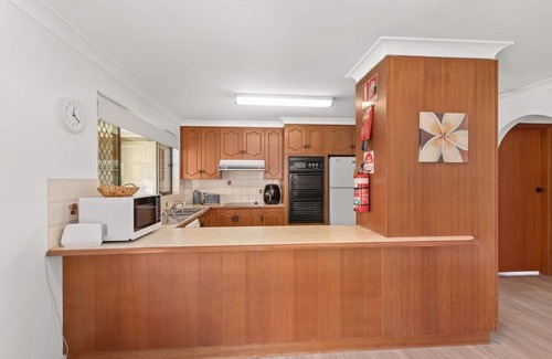 Forster Casa | Forster holiday home, linen included-WiFi- pets welcome-cafes,beach, golf, fish
