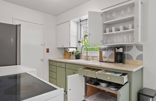 Vancouver Casa | Fort Adobe 10 mins to Airport Large fenced Yard