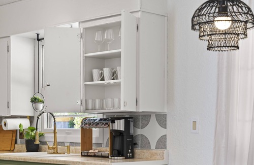 Vancouver Casa | Fort Adobe 10 mins to Airport Large fenced Yard