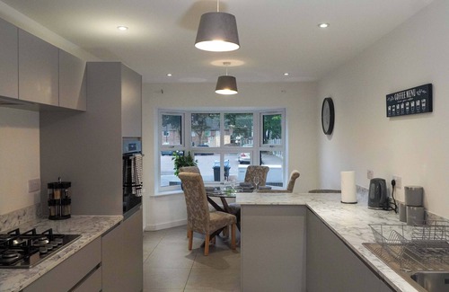 Stonnall Casa | Fort House 6 big bedrooms 8 beds - Nec, JLR, M6, M42