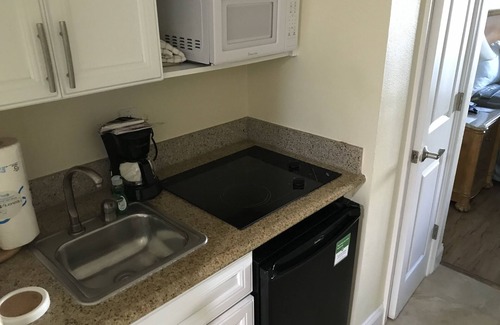 Barrier Island Complejo | Fort Lauderdale Beach - 2 bedroom, 2 bath, condo 700 feet from beach, sleeps 8