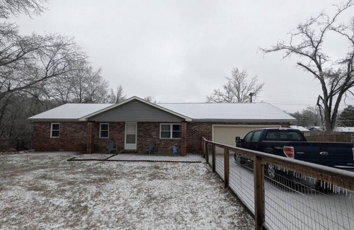 St. Robert Casa | Fort Leonard Wood. Saint Robert cottage Home.