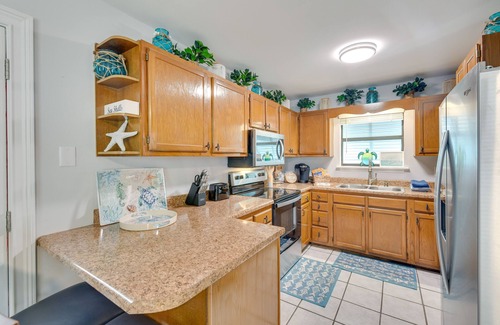Ocean City Casa | Fort Walton Beach Cottage w/ Hot Tub & Patio!