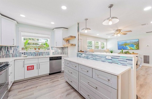 Fort Walton Beach Casa | Fort Walton’s Haus22 | Beach Vibes and Backyard
