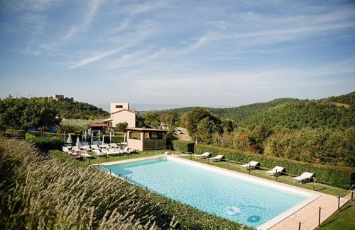 Gualdo Cattaneo Apartamento | Forte Sorgnano con castillo, apartamentos, restaurante, área de relax y granja.
