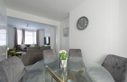 Greenwich Casa | Fortified Beautiful Three bedroom House