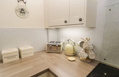 Loftus Cabaña | FOULSYKE FARM COTTAGE, pet friendly, with open fire in Loftus