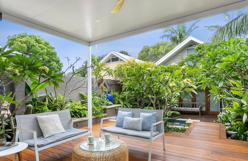 Manly Casa | Four Bed Tropical Oasis with Spa in Manly!