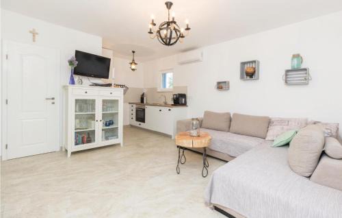 Zdrelac Casa | Four-Bedroom Holiday Home In Zdrelac