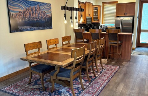 East Kootenay Casa | Four bedroom luxury townhome with ski in/ski out beside Grey Wolf Golf Course