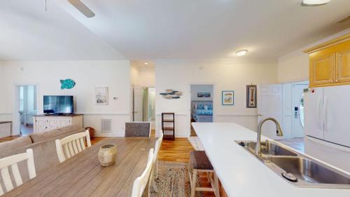 Pawleys Island Casa | Four Bedroom, Three Bath, Golf Villa, Scenic View