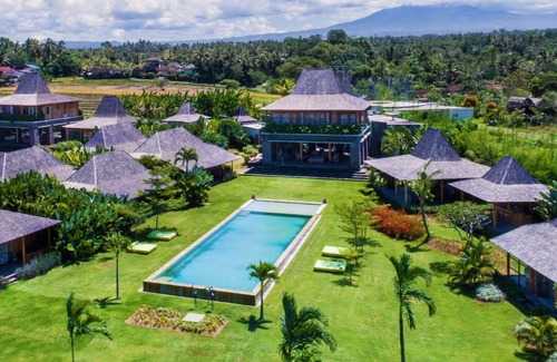 East Selemadeg Villa | Lujosa residencia de cuatro dormitorios con piscina privada de 25 m