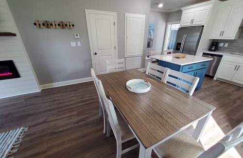 Biloxi Casa | Four Palms Unit A, 500ft to Beach, Walk 2 Casinos!