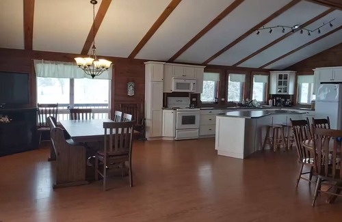 Weslemkoon Casa | Four Seasons Cozy Getaway