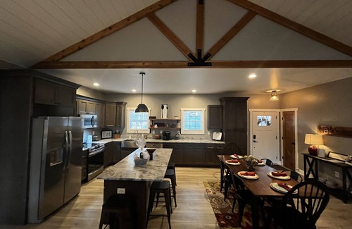 Martin Casa | Four Seasons Farmhouse Retreat on Lake Hartwell