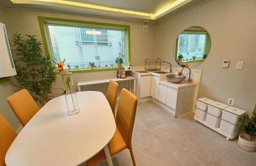 Hapjeong-dong Casa | Four Seasons House (Female only)