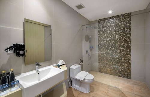 Renon Hotel | Four Star by Trans Hotel Sanur