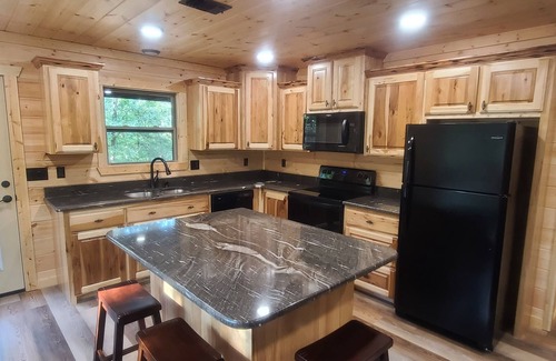 De Queen Casa | Four The Good Times (Cabin by De Queen Lake)
